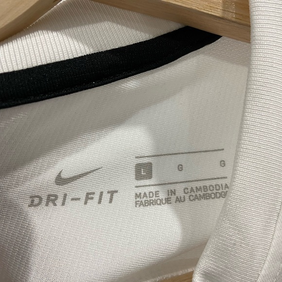 Nike dri-fit t-shirt - Picture 3 of 3